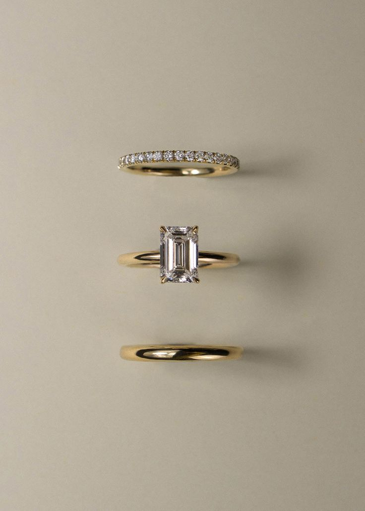 Elegantní jednoduchá sada prstenů se zirkoniemi